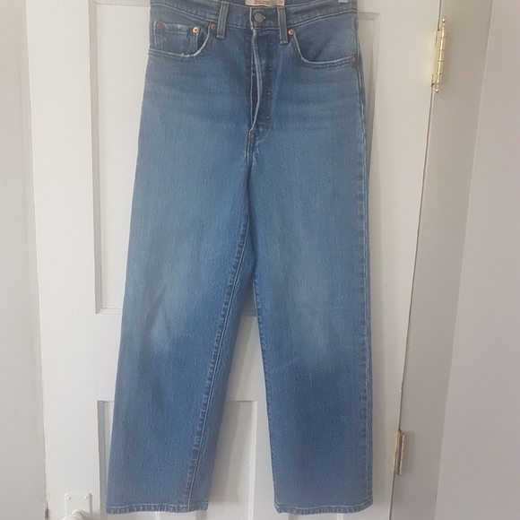 Levi's Premium Ribcage Straight Leg Button Fly Ankle Denim Light Wash Sz 27 x 27 - Picture 3 of 13